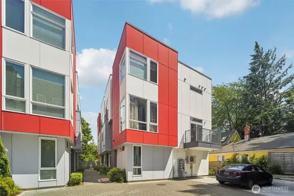 9032 14th Avenue Nw #D, Seattle, WA 98117