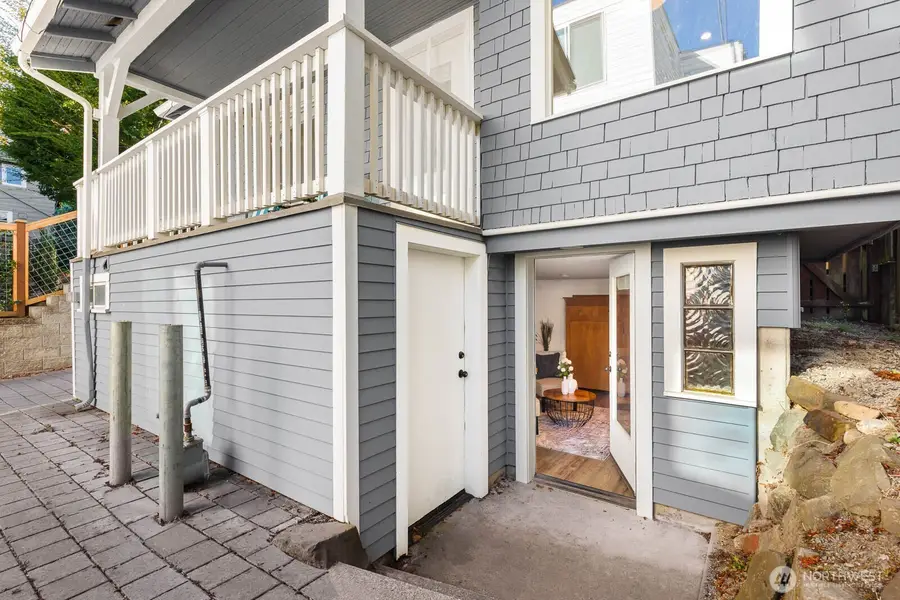 2423 3rd Avenue W, Seattle, WA 98119 - #2