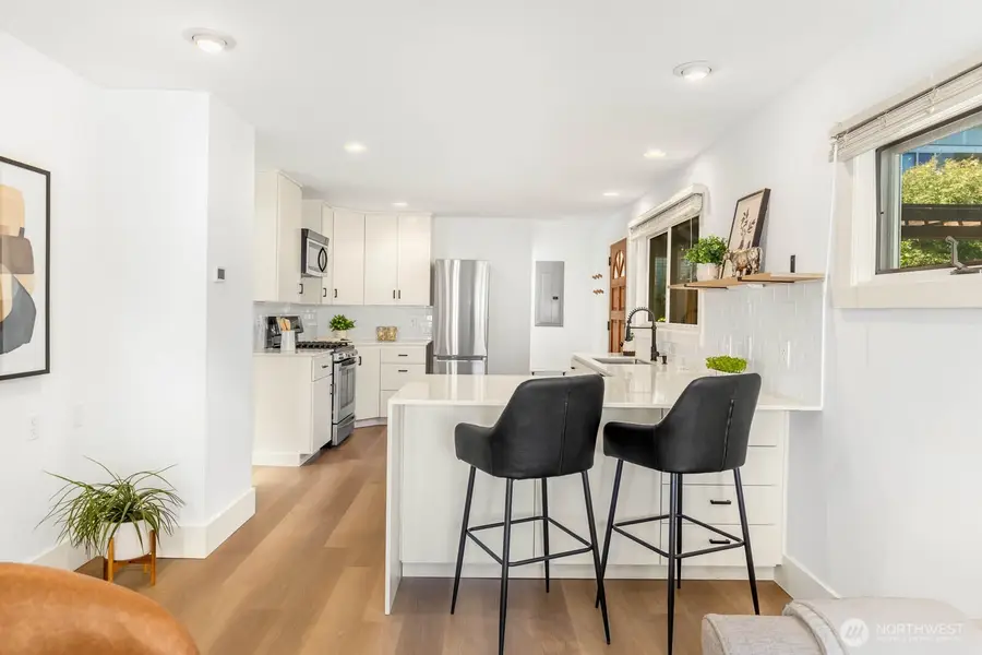 2423 3rd Avenue W, Seattle, WA 98119 - #3