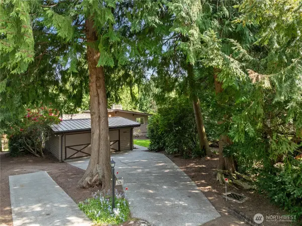 3061 NE 203rd Street, Lake Forest Park, WA 98155