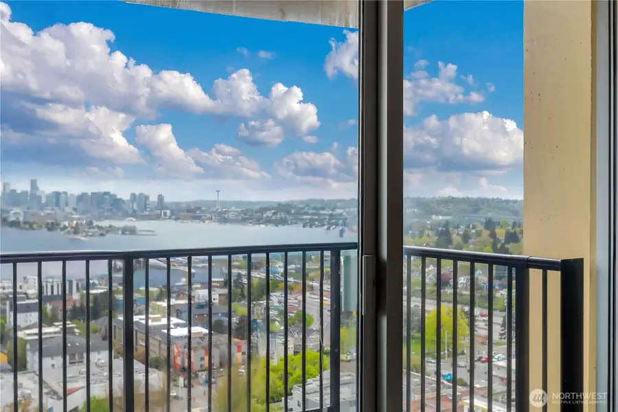 4540 8th Avenue Ne #2106, Seattle, WA 98105 - #3
