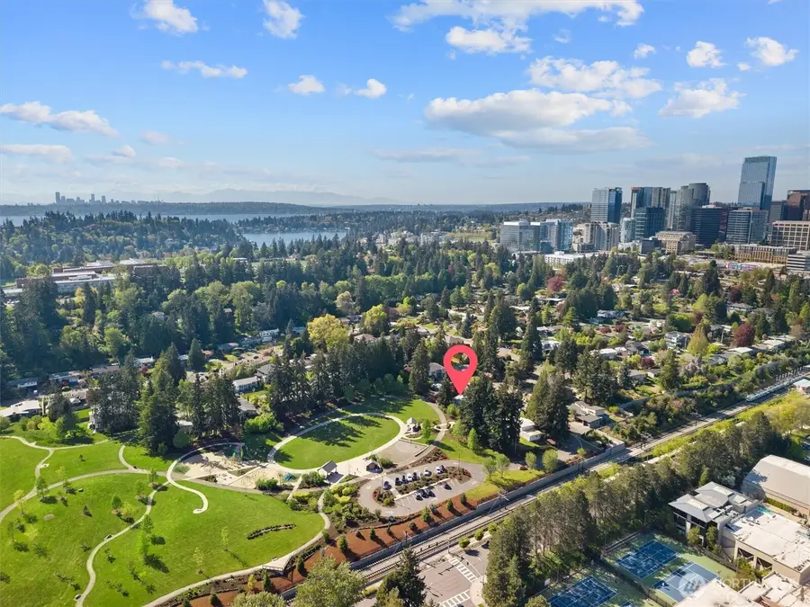 418 111th Avenue Se, Bellevue, WA 98004 - #2