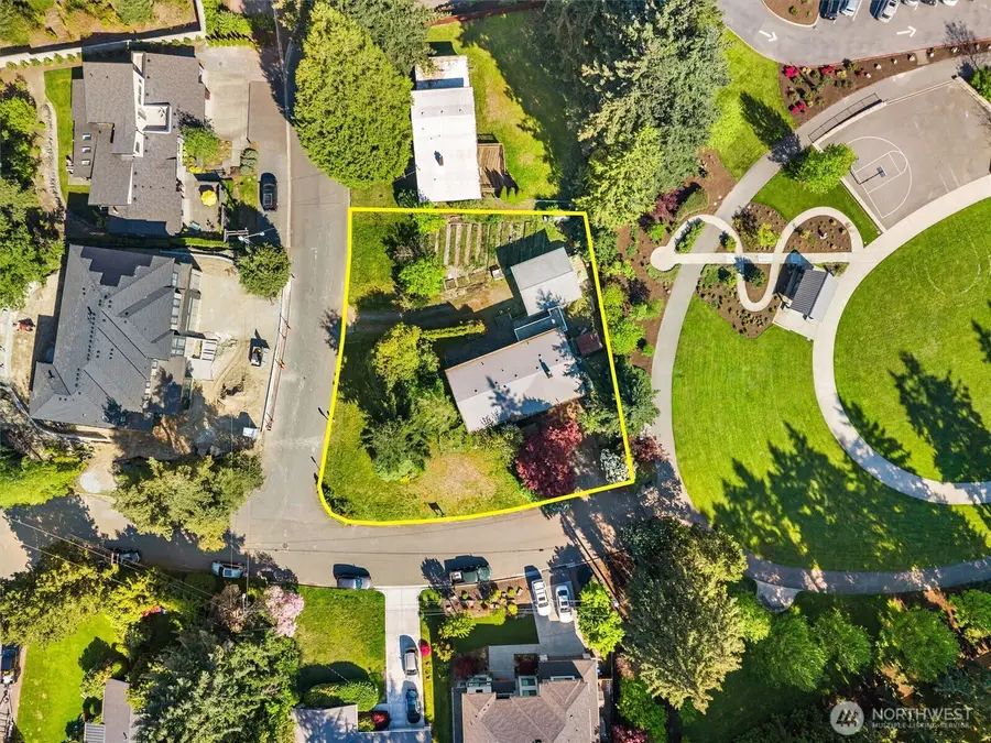 418 111th Avenue Se, Bellevue, WA 98004 - #3
