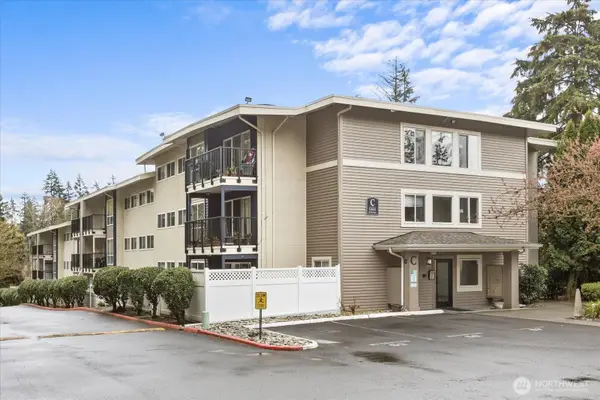 12631 NE 9th Place #C205, Bellevue, WA 98005
