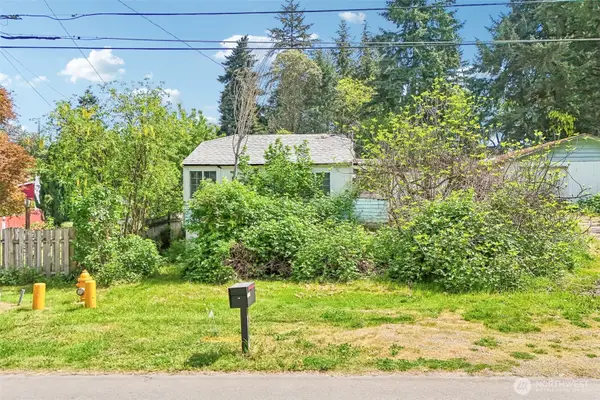 12242 10th Avenue S, Seattle, WA 98168