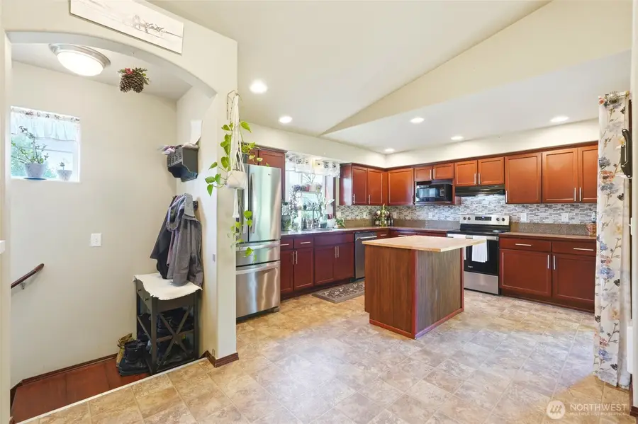310 Jeff Street, Mount Vernon, WA 98274 - #3