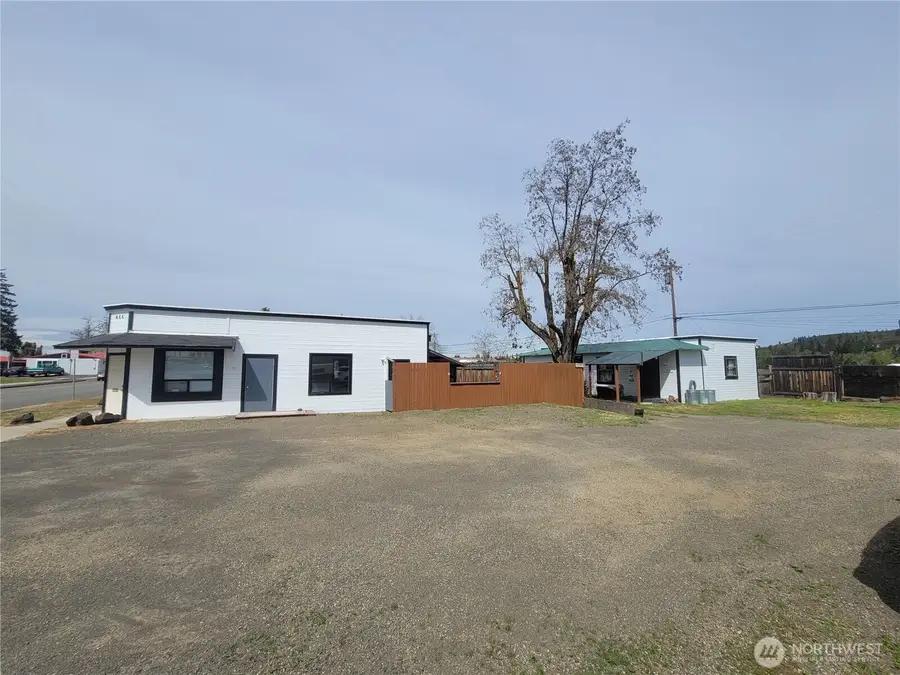 511 E Broadway Street, Goldendale, WA 98620 - #3