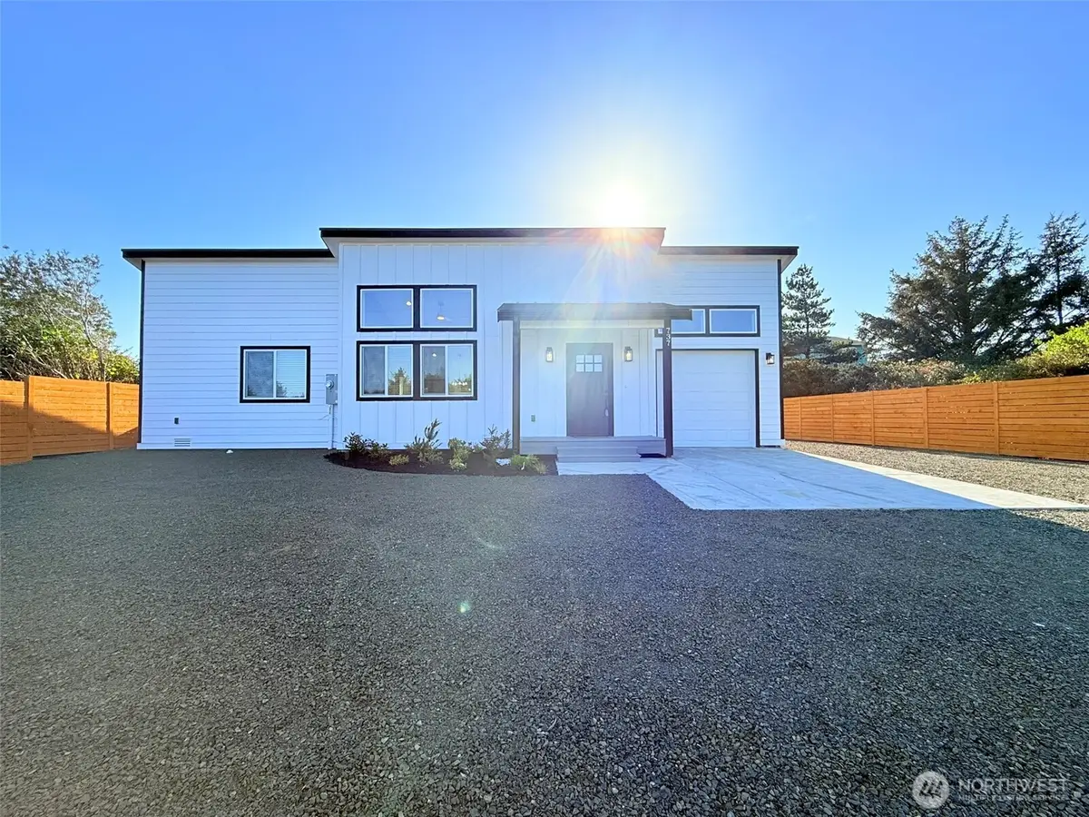 737 Ocean Shores Boulevard Sw, Ocean Shores, WA 98569 - #1