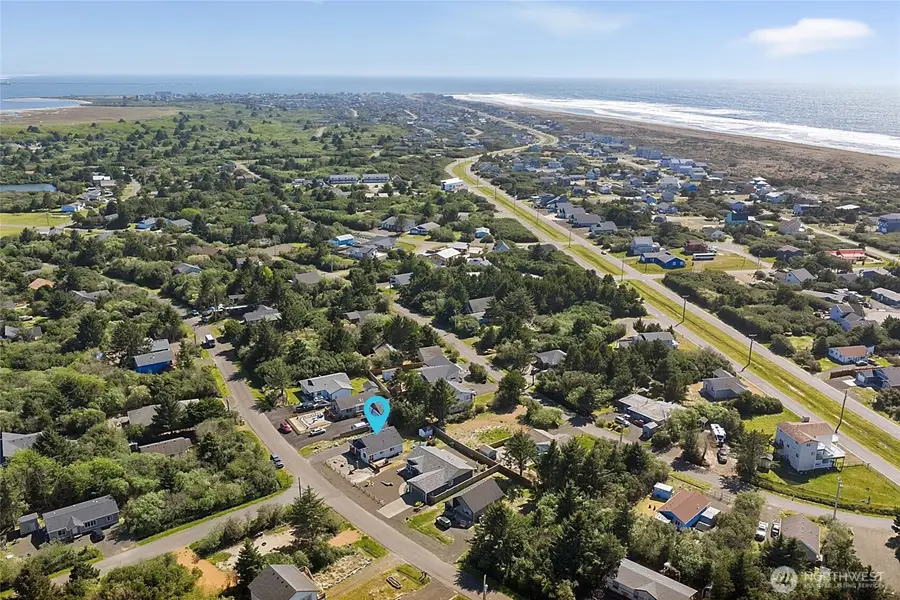 399 Seashore Street Sw, Ocean Shores, WA 98569 - #2