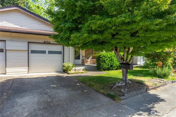 932 S 245th Place, Des Moines, WA 98198