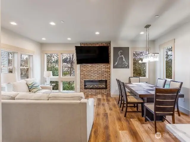 13716 30 Avenue Ne #B, Seattle, WA 98125 - #2