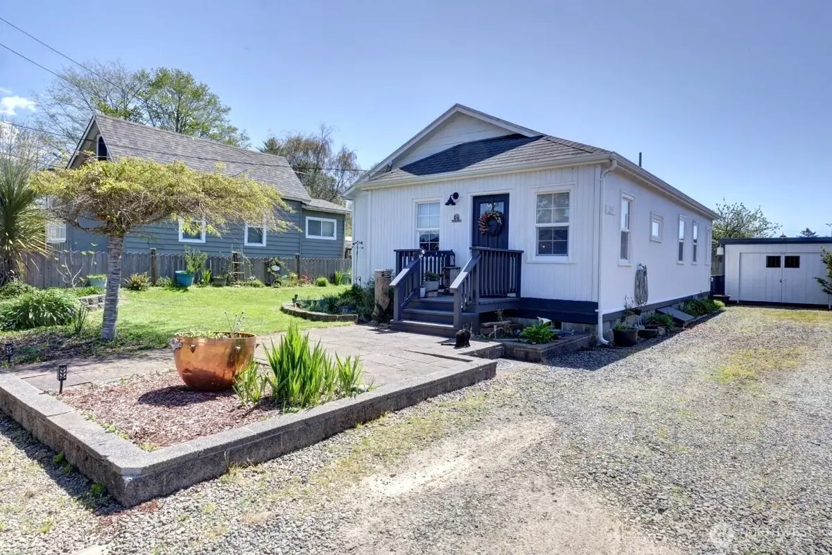 319 10th St Ne, Long Beach, WA 98631 - #1