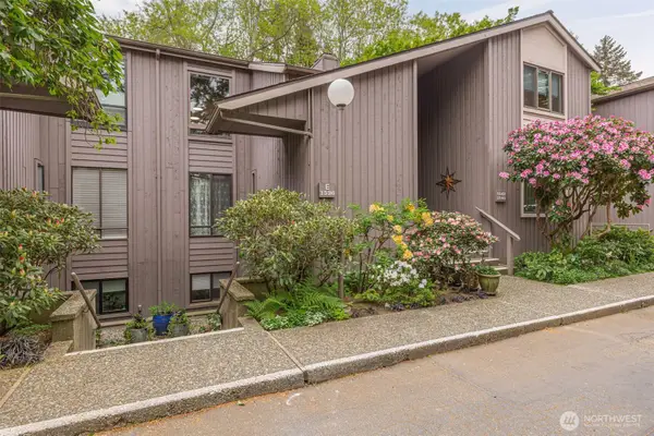 1542 NE 140th Street #E6, Seattle, WA 98125