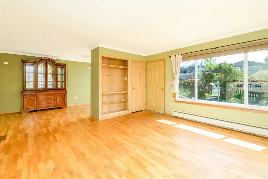 623 E 10th St, Port Angeles, WA 98362 - #3