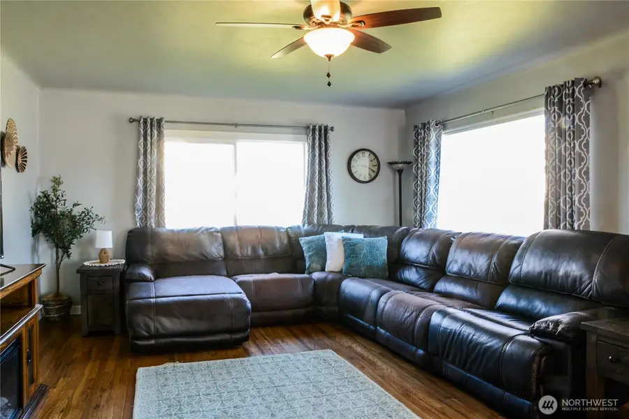 112 E 5th Street, Lind, WA 99341 - #3