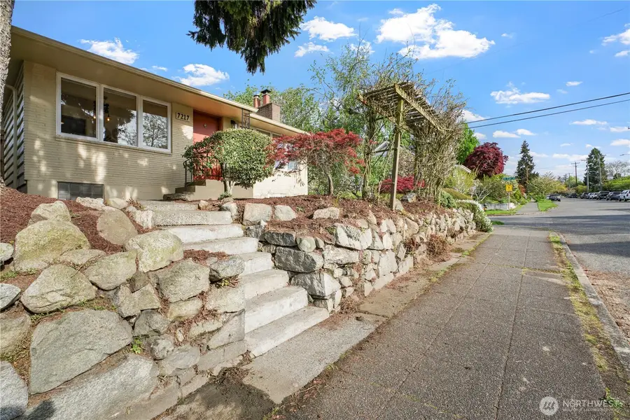 7217 28th Avenue Nw, Seattle, WA 98117 - #2