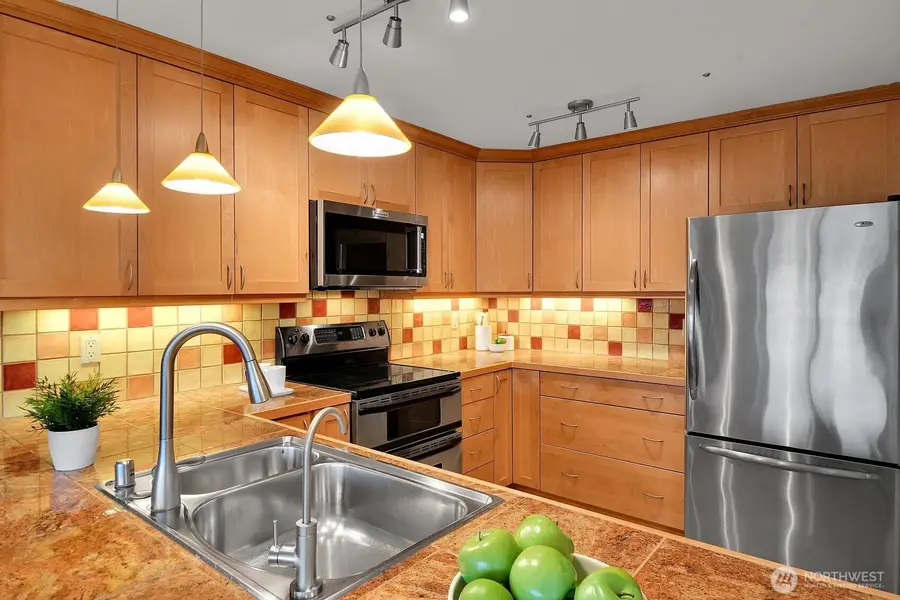 1964 26th Avenue W #203, Seattle, WA 98199 - #3