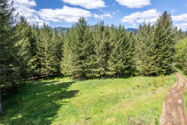 171 Sugarpine Road, Ariel, WA 98603