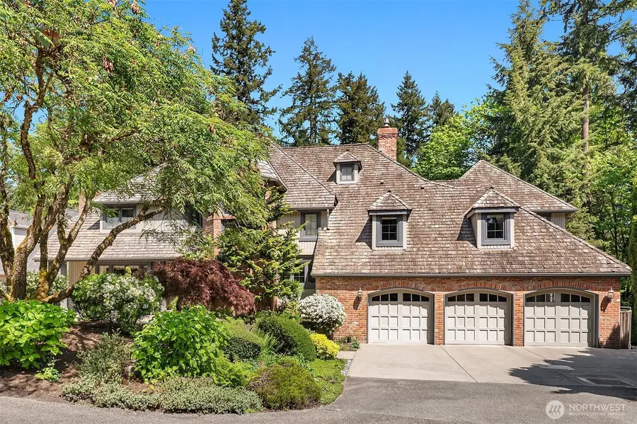 3240 126th Avenue Ne, Bellevue, WA 98005 - #3