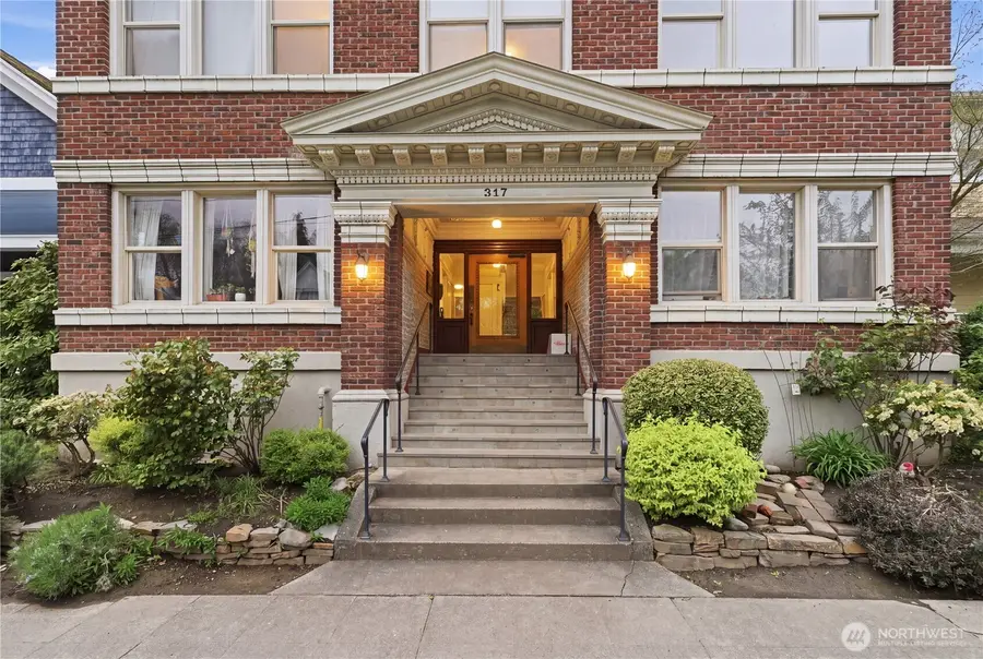 317 18th Avenue E, Seattle, WA 98112 - #3