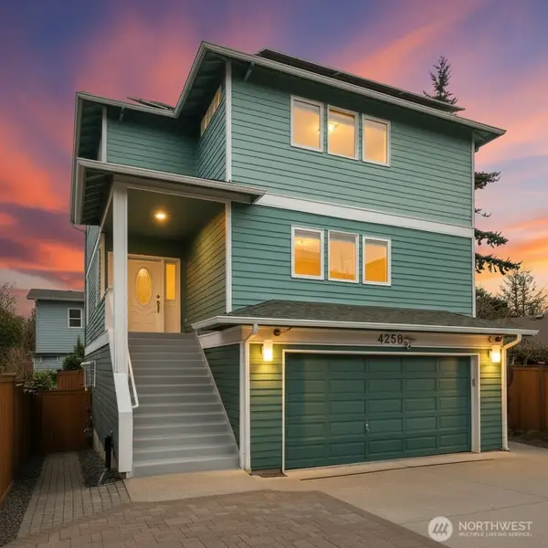 4258 Whitman Avenue N, Seattle, WA 98103