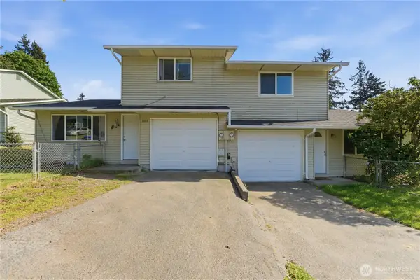 302 Bedrock Drive #A & B, Everett, WA 98203