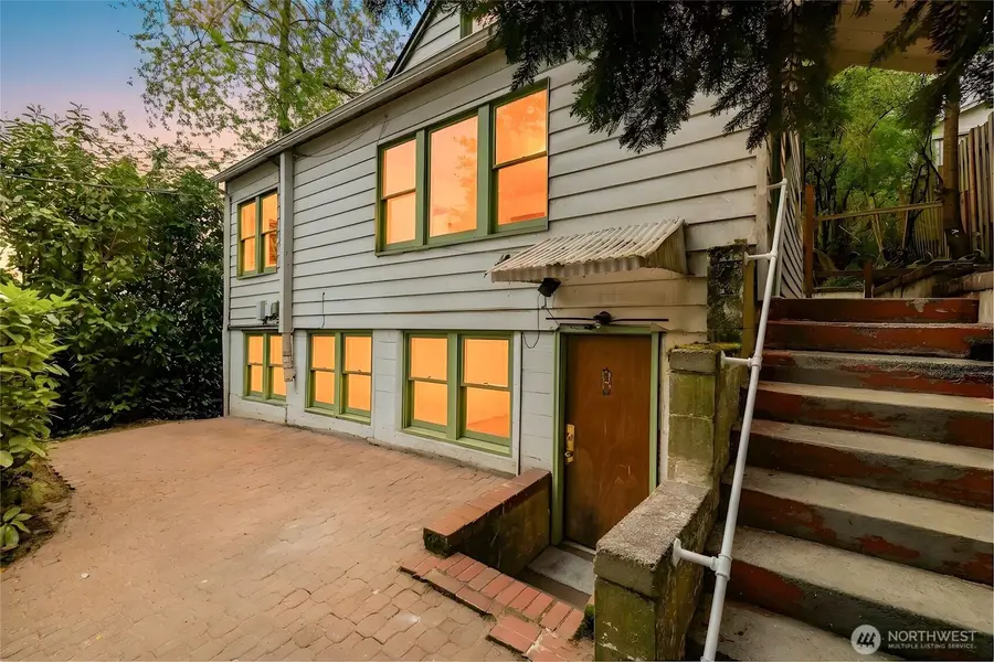 3915 S Brandon St, Seattle, WA 98118 - #2