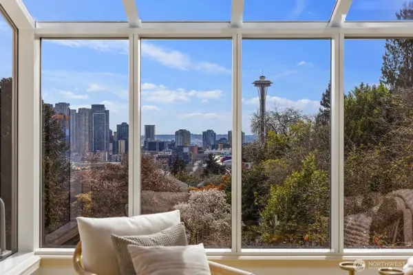 1231 5th Avenue N #302, Seattle, WA 98109
