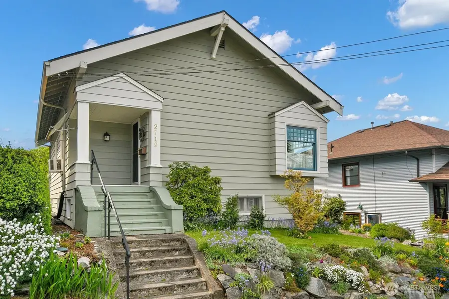 2719 Nob Hill Avenue N, Seattle, WA 98109 - #2