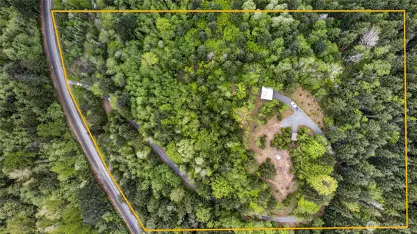 15521 Scott Turner Road E, Eatonville, WA 98328