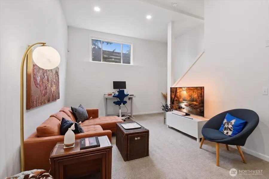 4418 Meridian Avenue N #B, Seattle, WA 98103 - #2