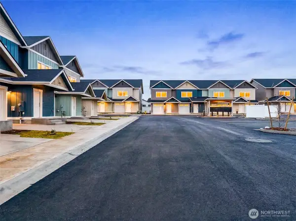 1075 Red Apple Road #E20, Wenatchee, WA 98801