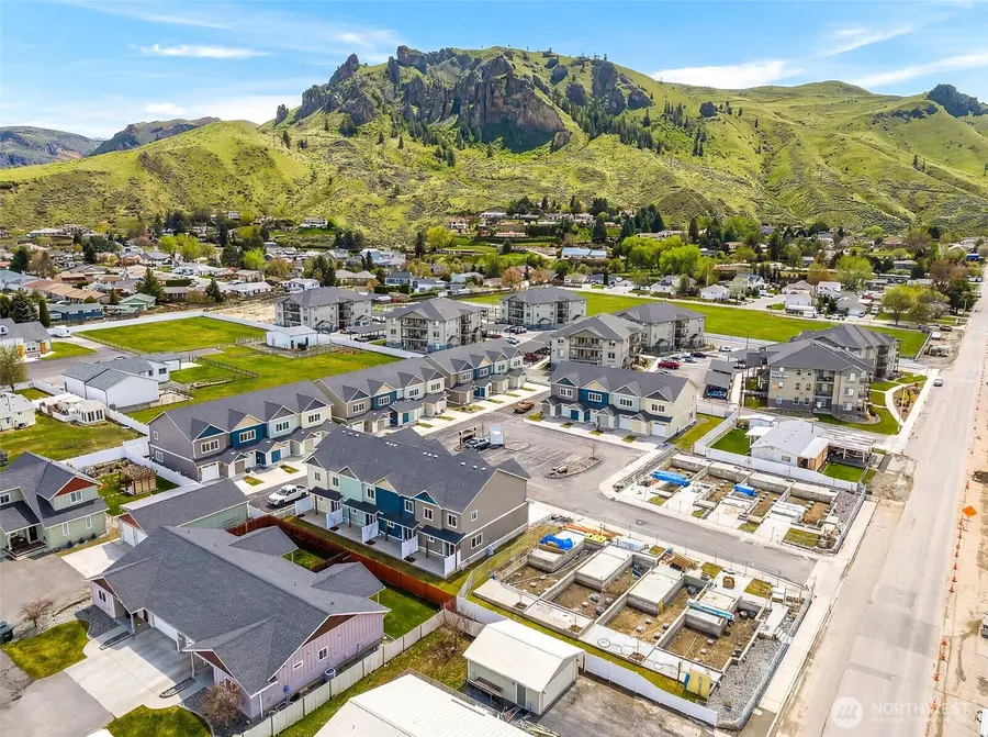 1075 Red Apple Road #E20, Wenatchee, WA 98801 - #3