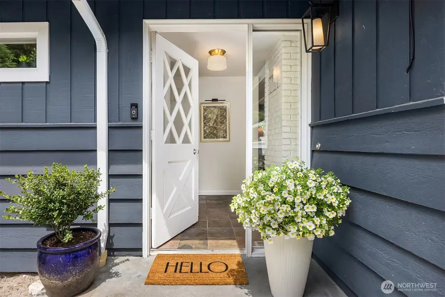 10430 NE Cascade Avenue, Bainbridge Island, WA 98110 - #2