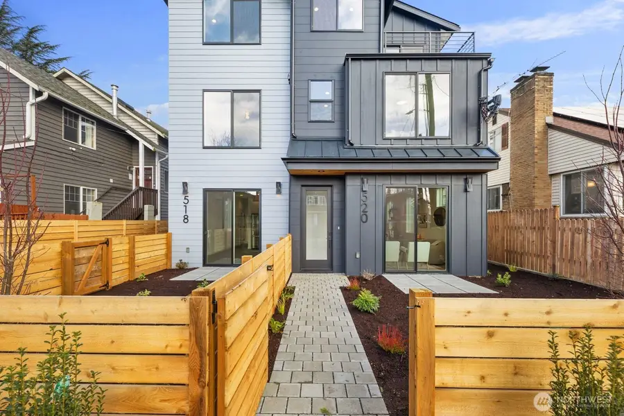 520 N 102nd Street, Seattle, WA 98133 - #3