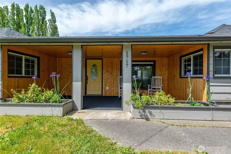 1717 S 18th Street, Mount Vernon, WA 98274 - #2