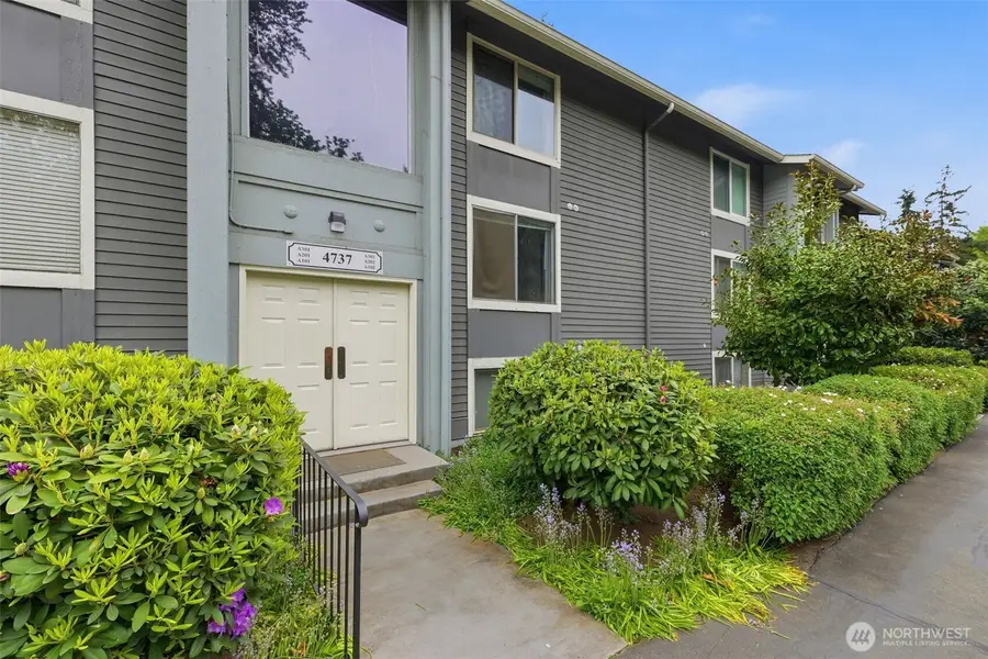4737 W Lake Sammamish Parkway Se #A202, Issaquah, WA 98027 - #2