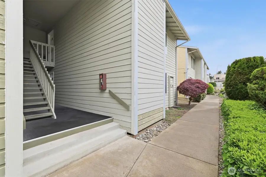 14401 SE Petrovitsky Road #E101, Renton, WA 98058 - #3