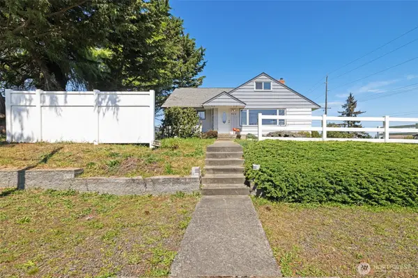905 W 11th Street, Port Angeles, WA 98363