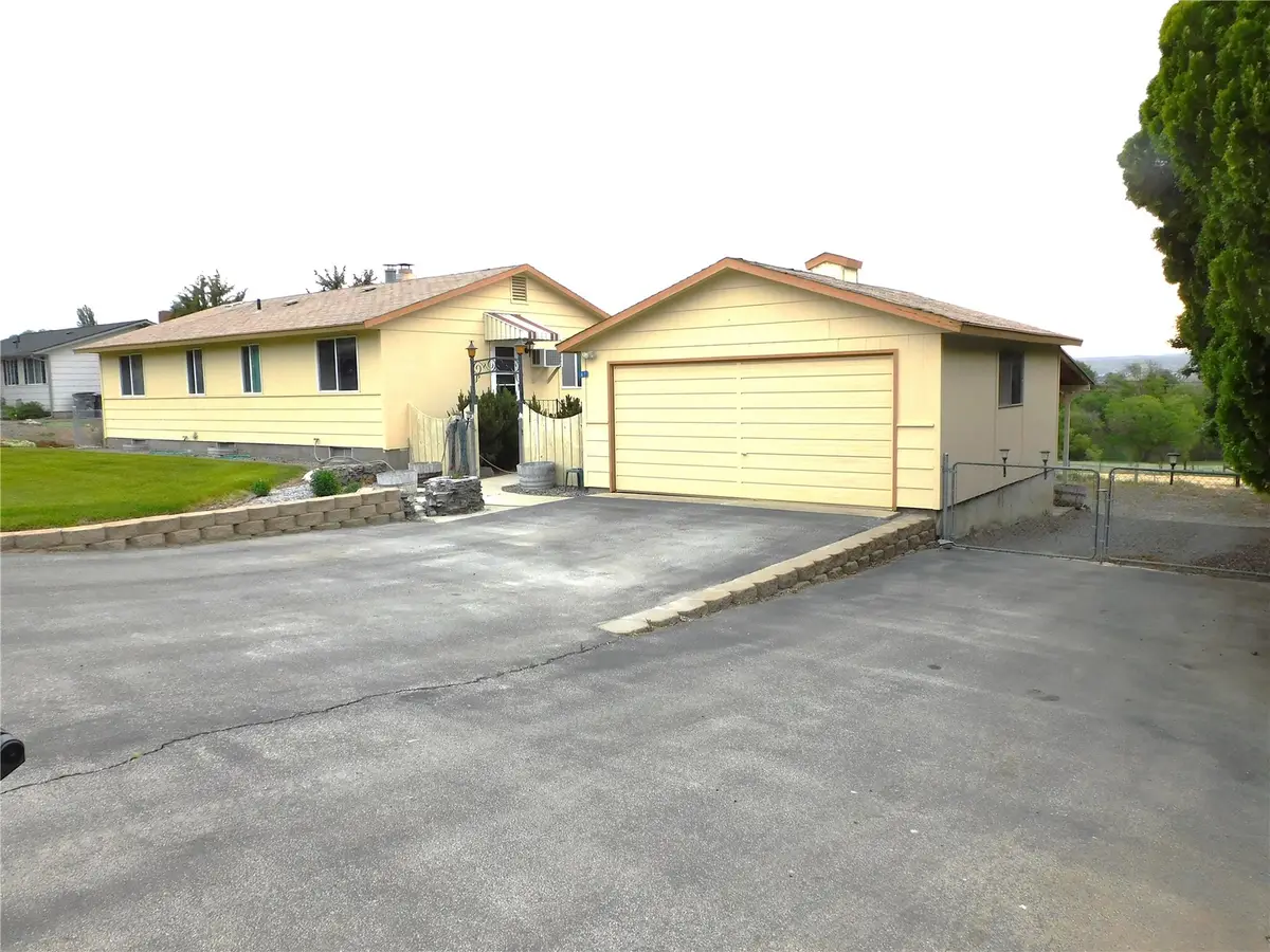 61 Lorry Lane, Selah, WA 98942 - #1