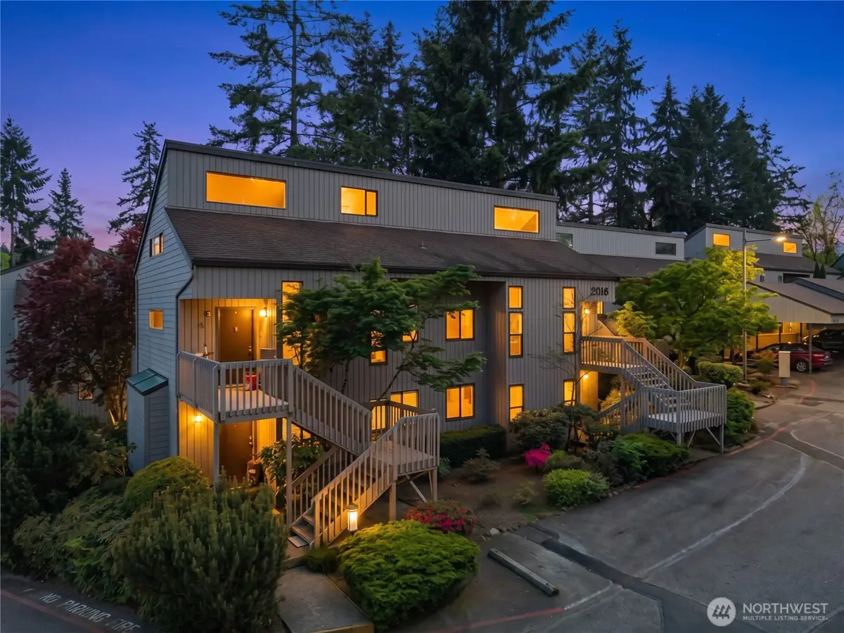 10919 NE 35th Place #4, Bellevue, WA 98004 - #1