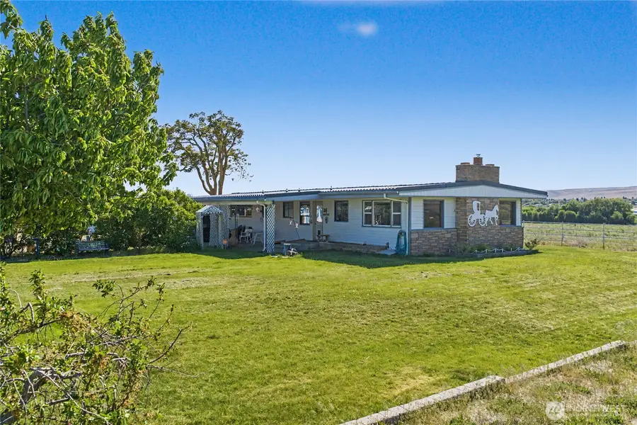 721 Rd 20 Ne, Soap Lake, WA 98851 - #3