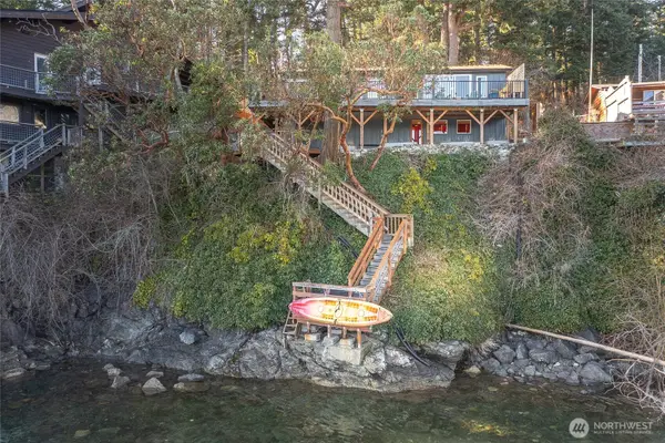 70 Olga Park Lane, Orcas Island, WA 98279