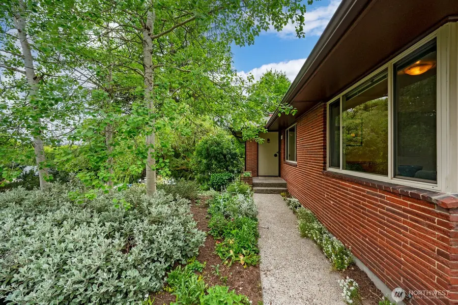 2624 NE 82nd Street, Seattle, WA 98115 - #2