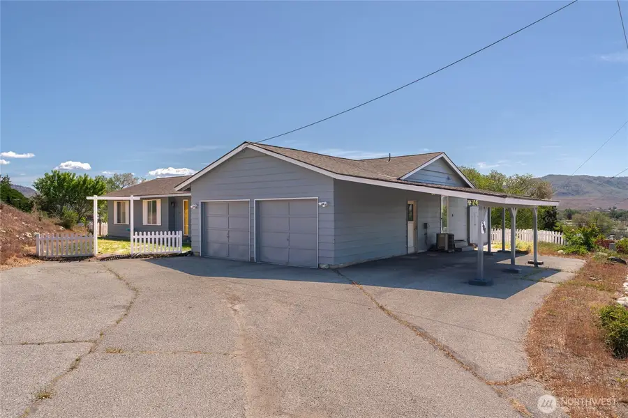 504 Ash Street, Omak, WA 98841 - #3