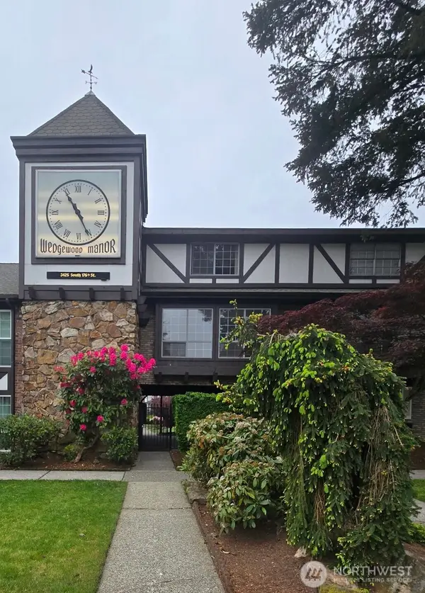 3425 S 176 Street #241, SeaTac, WA 98188