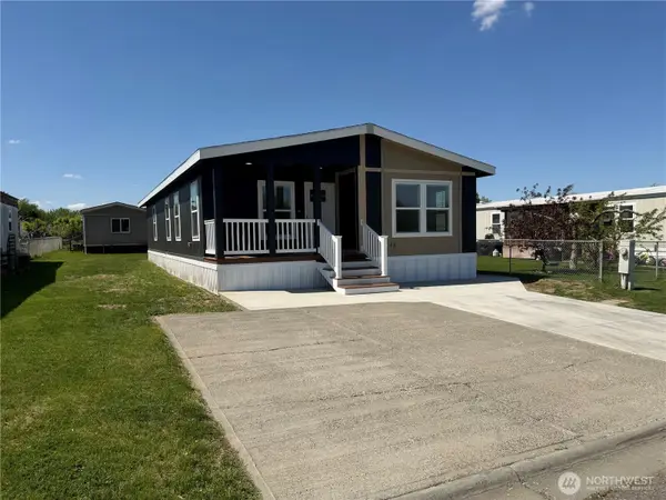 205 Pleasant Avenue #44, Grandview, WA 98930