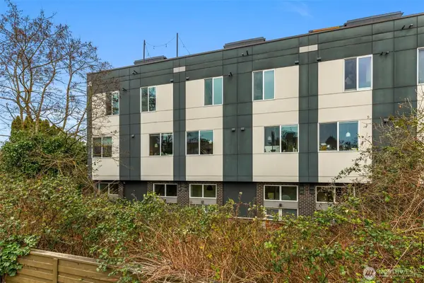 908 N 46th Street #F, Seattle, WA 98103