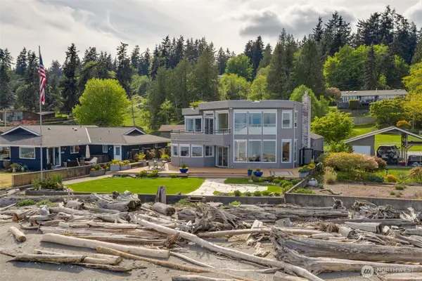 6779 Columbia Beach Drive, Clinton, WA 98236