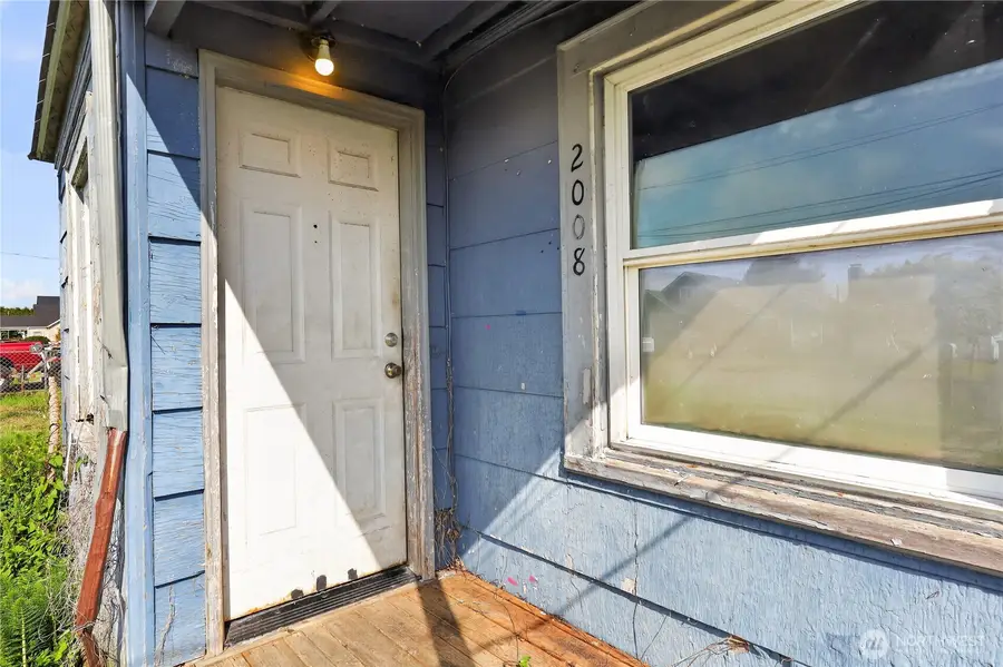 2008 Pacific Avenue, Aberdeen, WA 98520 - #2